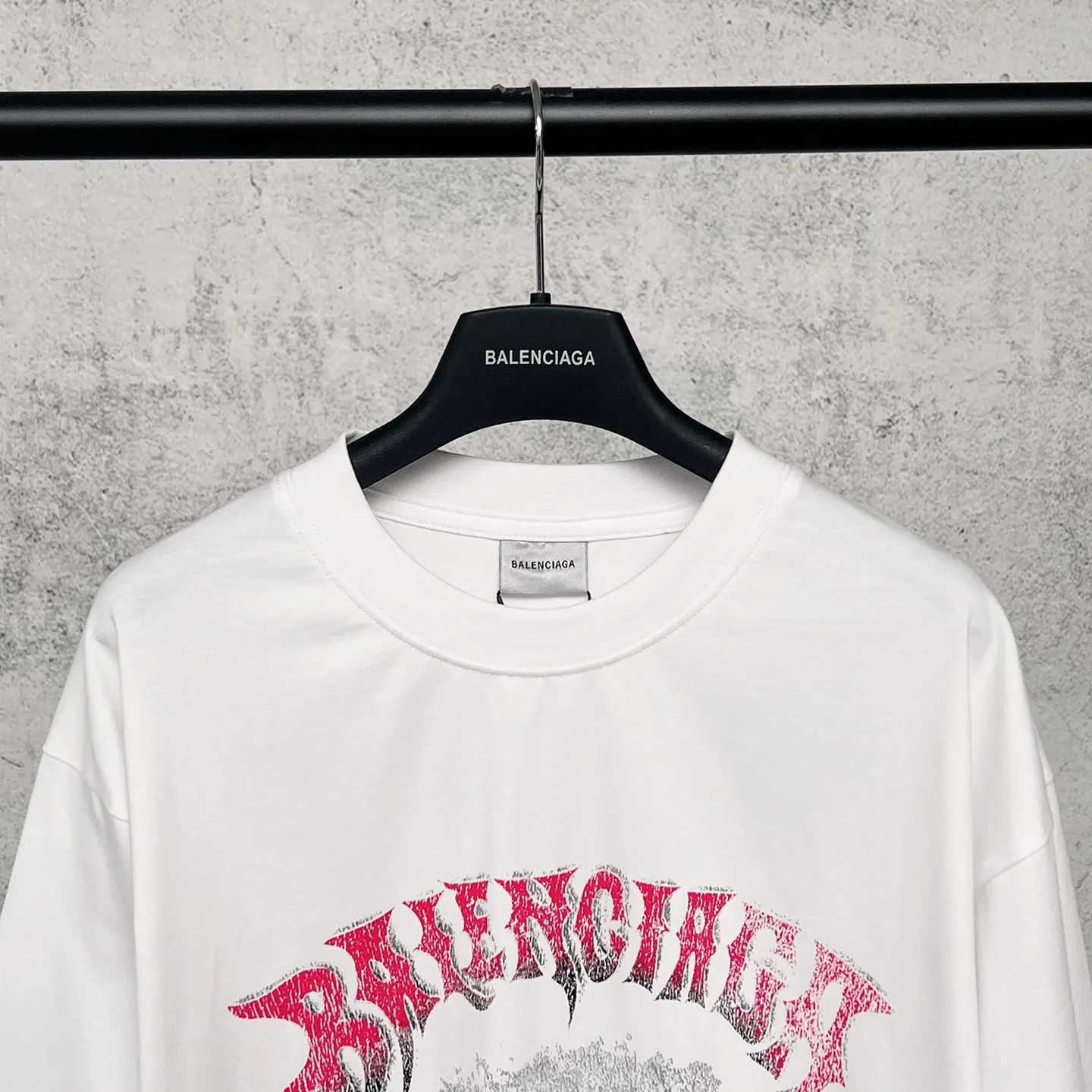 【 . Quality】BALENCI*GA/ .SS 26 New Arrival 。 T 。 . Authentic 。 ！ ZP 。 260 ， . ， ， 。 。 ， 。 OS . Same Style ：BL 263781 ：Black White Pink Gray Size：XS S M L
